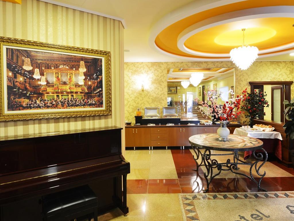 Hotel Austria Tirana Exterior photo