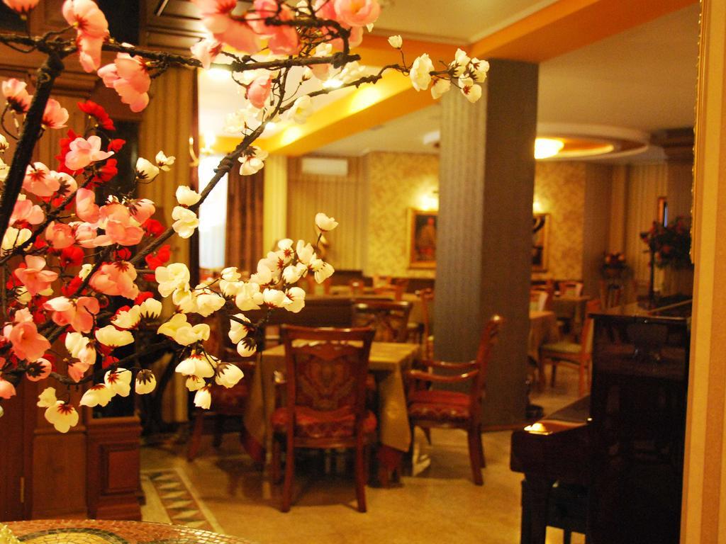 Hotel Austria Tirana Exterior photo