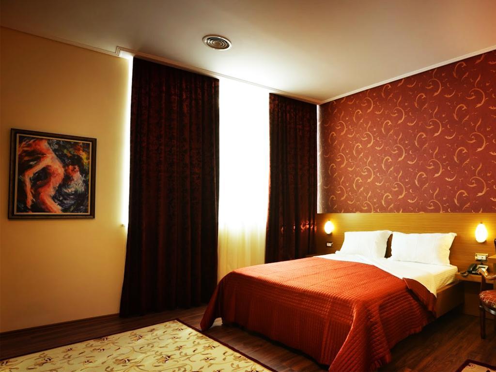Hotel Austria Tirana Exterior photo