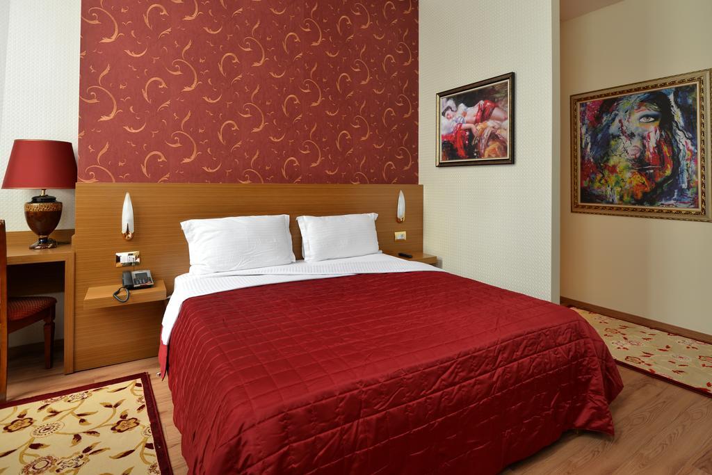 Hotel Austria Tirana Exterior photo