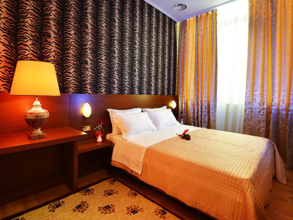 Hotel Austria Tirana Exterior photo