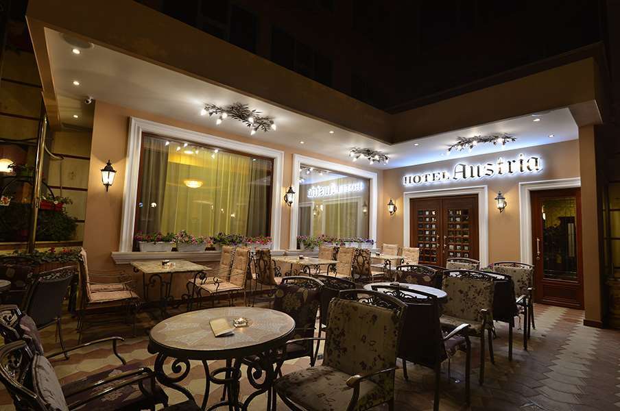 Hotel Austria Tirana Restaurant photo